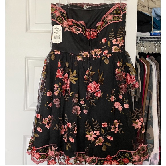 Black strapless dress - Picture 4 of 5